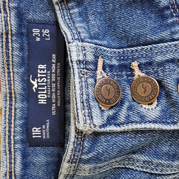 Hollister Ultra High Rise 80's Mom Barrel Jeans - Picture 4 of 5